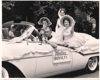 Medina Senior Royalty 001